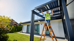 Comment choisir une pergola solaire pour une maison de plain‑pied : orientation et puissance