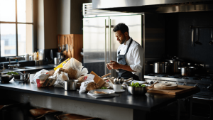 Comment aménager une cuisine pratique au-delà du mobilier haut de gamme ?