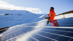 Choisir un installateur photovoltaïque en montagne : critères et conseils régionaux