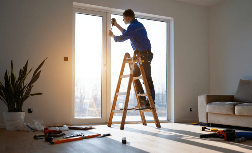 Comment éviter 7 erreurs lors de la pose d&rsquo;une porte-fenêtre durable et performante?