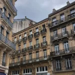 Quel patrimoine immobilier trouve-t-on le long du boulevard Gabriel-Guist’hau à Nantes ?