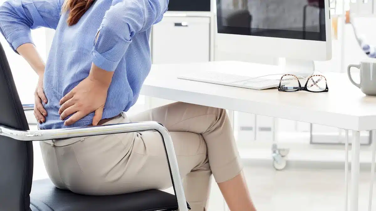 Détails des mécanismes de réglage d'une chaise de bureau ergonomique